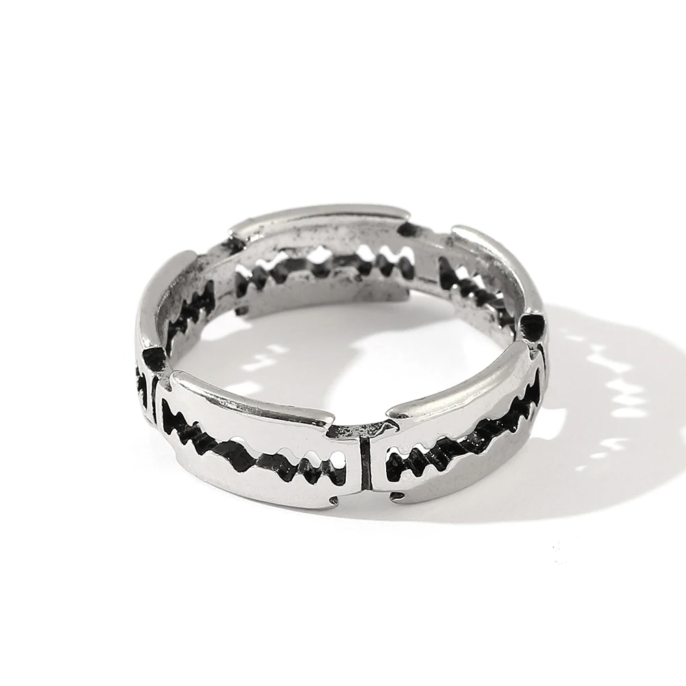 Кольцо серебристое в стиле панк классическая пятница 13-го для любителей фильма