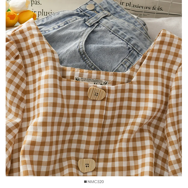 Женская блузка с пышными рукавами винтажная большими квадратными и пуговицами