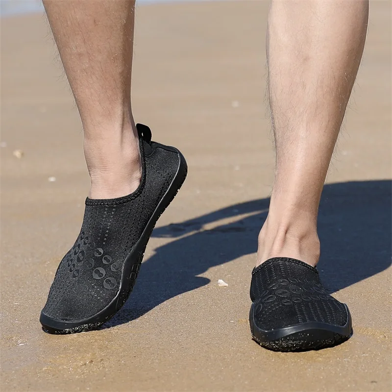 

Water Shoes Men Outdoor Sport Mesh Fabric Quick-Drying Breathable Swimming Beach Shoes Women Slip on Aqua Shoes Female