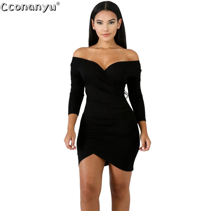 

Женское облегающее платье-футляр с V-образным вырезом и длинным рукавом