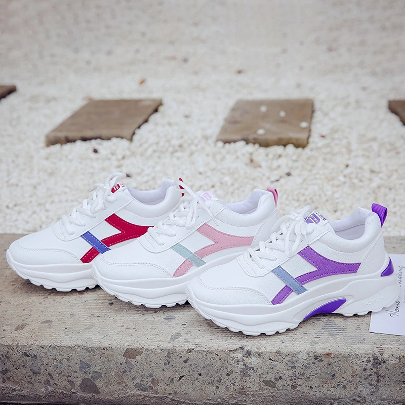 Женские массивные кроссовки в Корейском стиле белые кожаные на платформе 5 см со