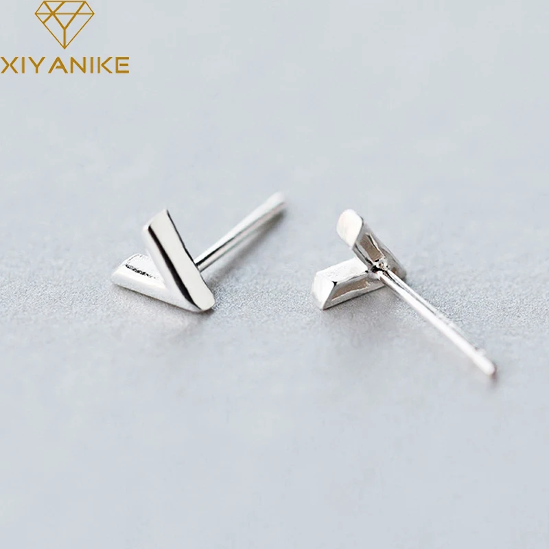 Женские серьги гвоздики из серебра 925 пробы с геометрическим