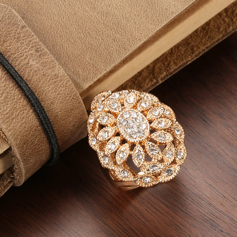 Женское кольцо в богемном стиле Kinel золотистое с кристаллами и цветами мозаичные