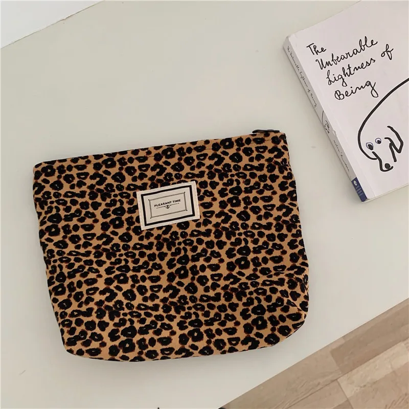 

Women's Portable Cosmetic Bag 2021 Luxury Brand Designer Leopard Print Canvas Organizer Pouch Toiletry Bags for Travel Gift