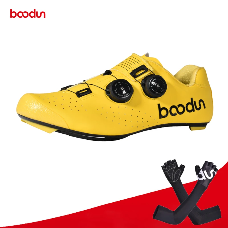 yellow with gloves Кроссовки; Новинка; обувь для шоссейного велоспорта из углеродного волокна; самоблокирующаяся Ультралегкая дышащая обувь; профессиональные велосипедные гоночные спортивные кроссовки - Цвет: yellow with gloves