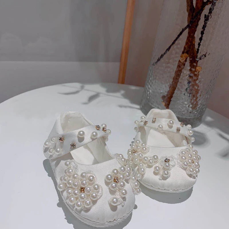Новинка детские туфли Dollbling белого цвета жемчужные ручной работы для крещения