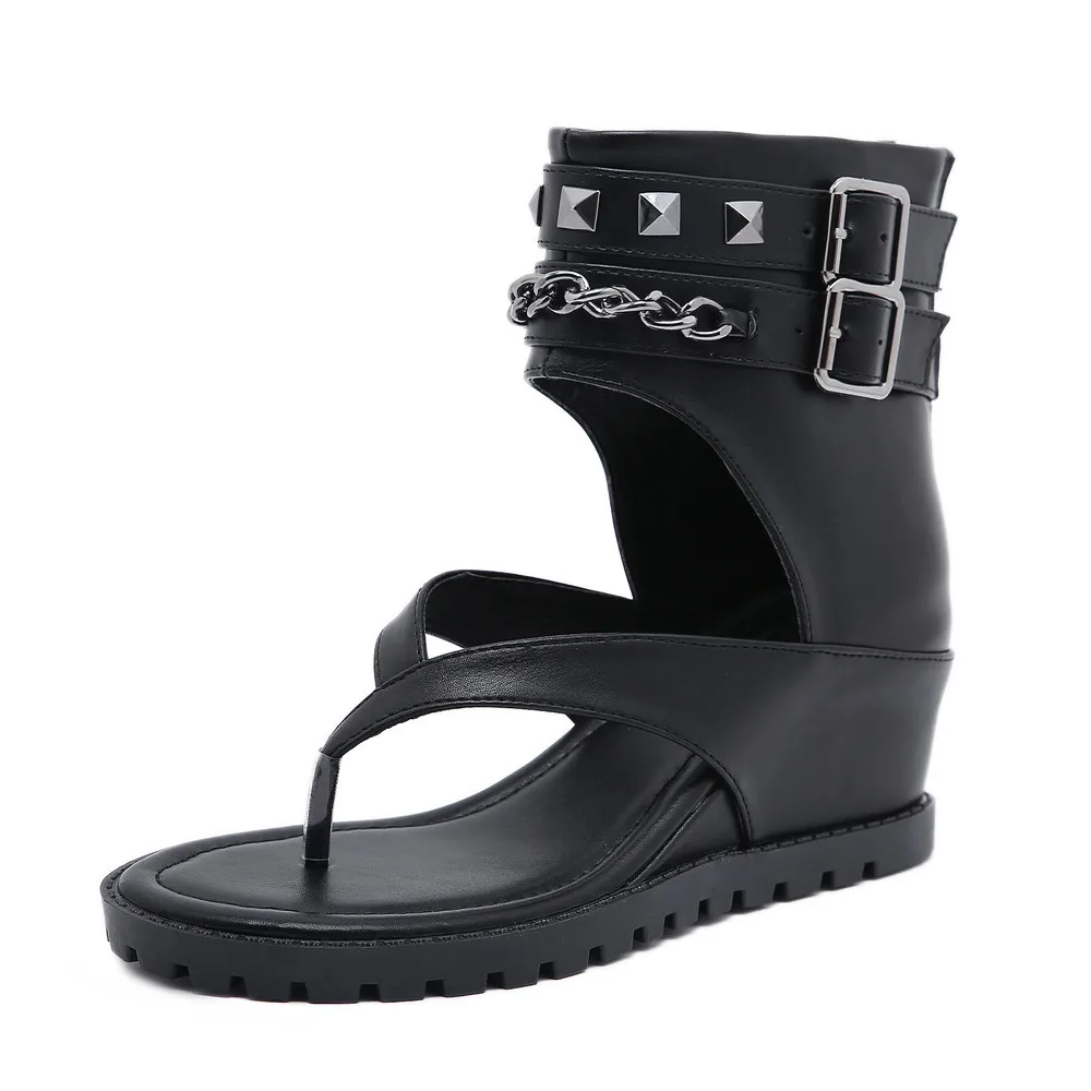 

New clip toe sandals in summer 2020