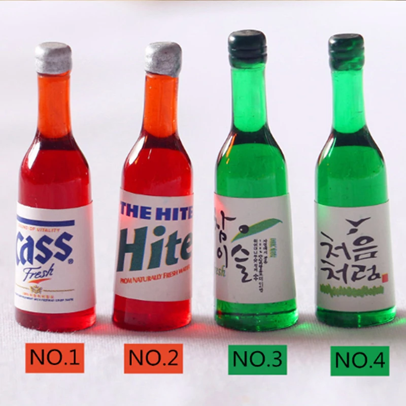 

8pcs Mini Wine Bottles Model Dollhouse Miniature 1:12 for Doll House Decoration