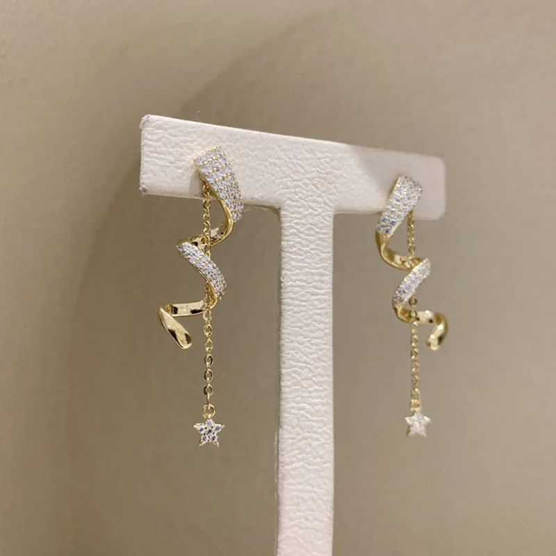 

Newest Korean Spiral Star Chain Earrings Female Elegant Fashion Earring for Women Girls Temperament Ear Jewelry for Party Wdding