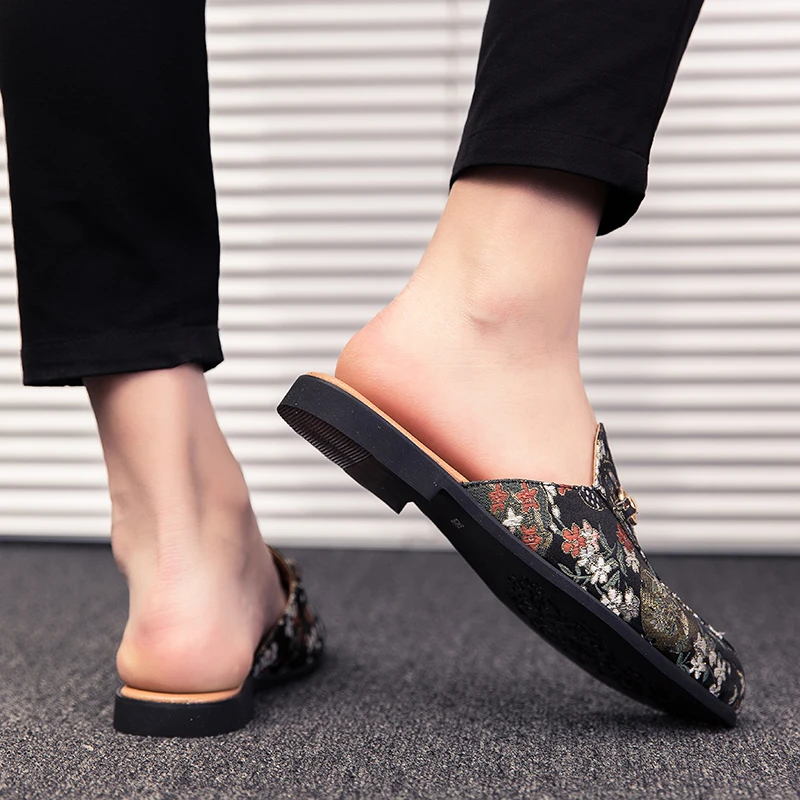 

Brand men's shoes 2019 spring and autumn fashion personality casual simple luxury printing outdoor flat slippers waterproof