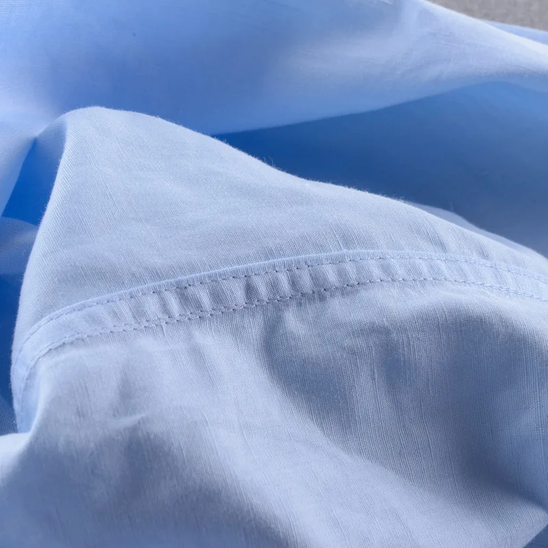 Белая мужская летняя рубашка с коротким рукавом небесно-голубого цвета