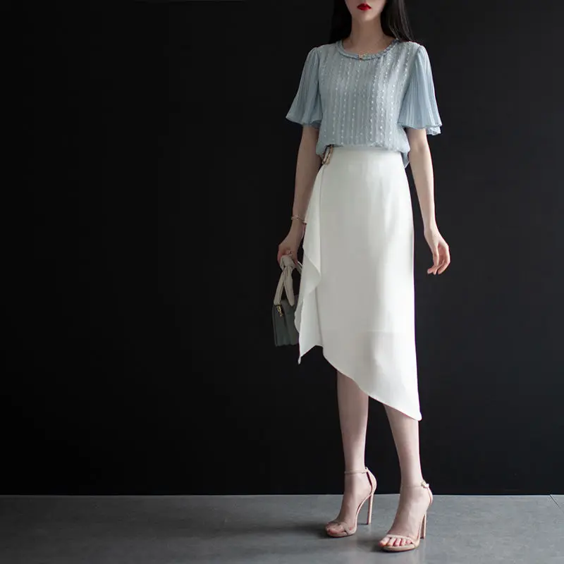 

Women's Spring Summer Style Chiffon Blouses Shirt Women's O-neck Solid Color Button Flare Sleeve Korean Elegant Tops SP8748