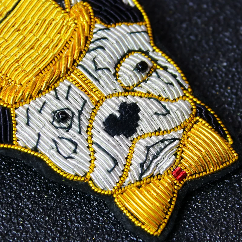 

Design Indian silk hand embroidery craft exquisite atmospheric animal bully dog dog badge brooch tide