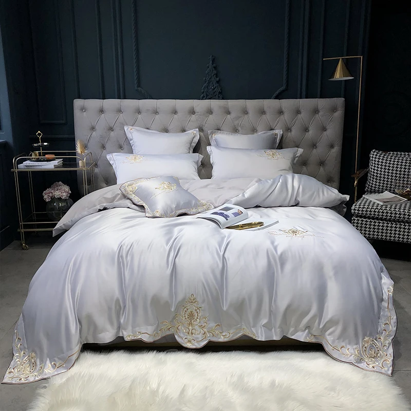 Роскошный комплект постельного белья с шелковой атласной вышивкой вариант AB