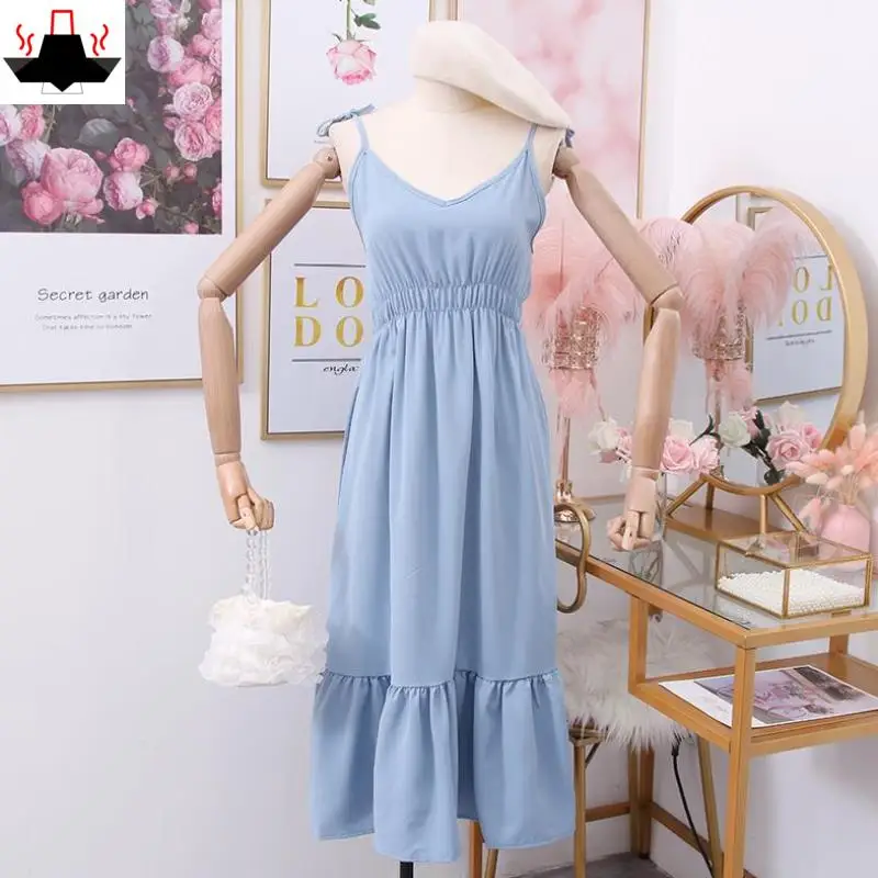 Платье-трапеция женское макси на бретелях с высокой талией плиссированное