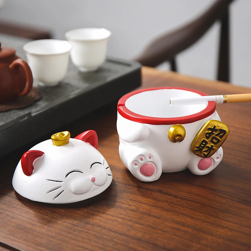 

Creative personality trend Fortune Cat ashtray with cover living room household