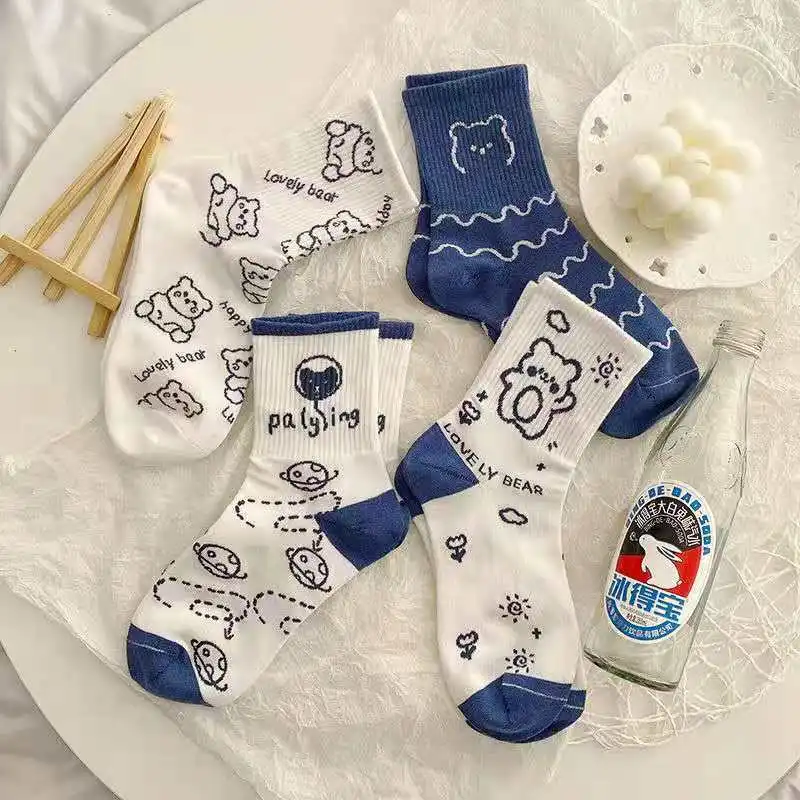 Носки женские средней длины модные чулки в Корейском стиле с мультяшным медведем