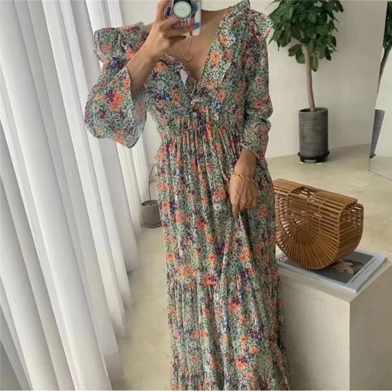 

2021 vintage floral wood ears v-neck long dress