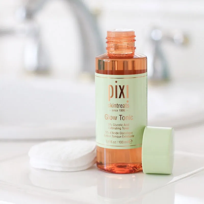 

Pixi Skintreats Glow Tonic 5% Glycolic Acid Exfoliating Toner Brighten Complexion Pores Refined Skin Toner Beauty Lotion