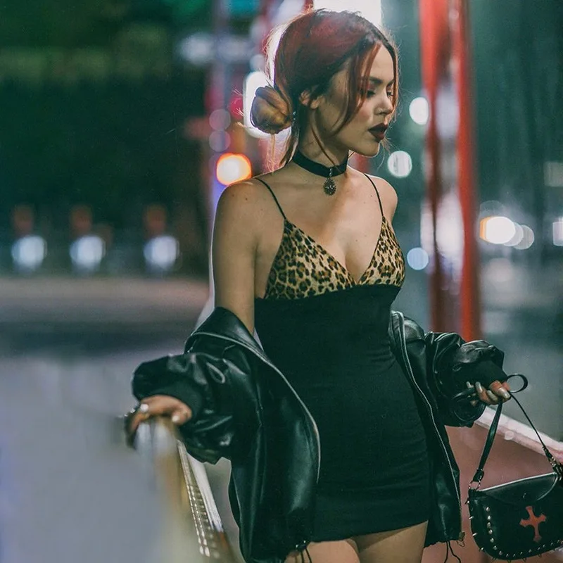 MONMOIRA леопардовое мини платье на бретельках с v образным вырезом женское 2020 летнее