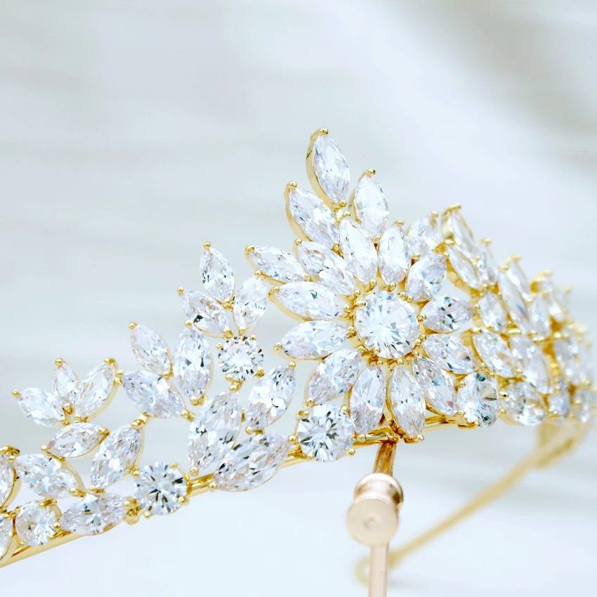 

Parmalambe Vintage Silver Tiara Princess Zircon Encrusted Korean Bridal Queen Gold Crown Wedding Hair Accessory Jewelry