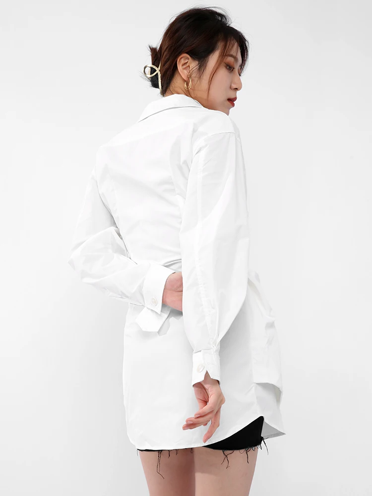 

[EAM] Women White Cross Button Irregular Blouse New Lapel Long Sleeve Loose Fit Shirt Fashion Tide Spring Autumn 2021 1X02100