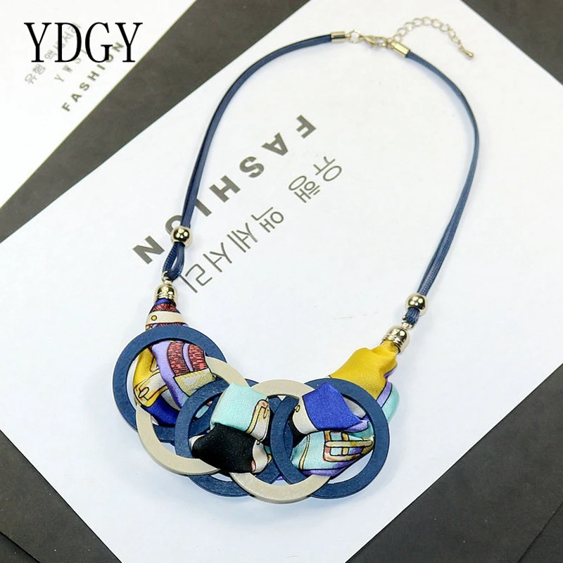 2019autumn and winter new clavicle chain colored laced necklace, ladies fashion air Necklace