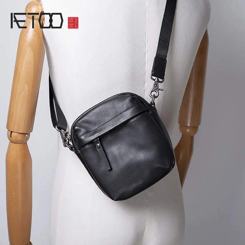 AETOO Men's leather mini shoulder bag, youth casual leather crossbody bag, men's chest bag