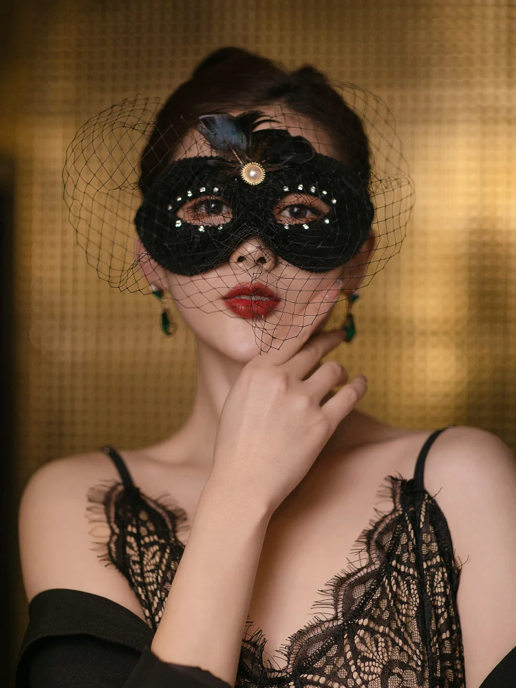 

TT Halloween Masquerade Lace Black Mysterious Mesh Half Face Mask 2021 New