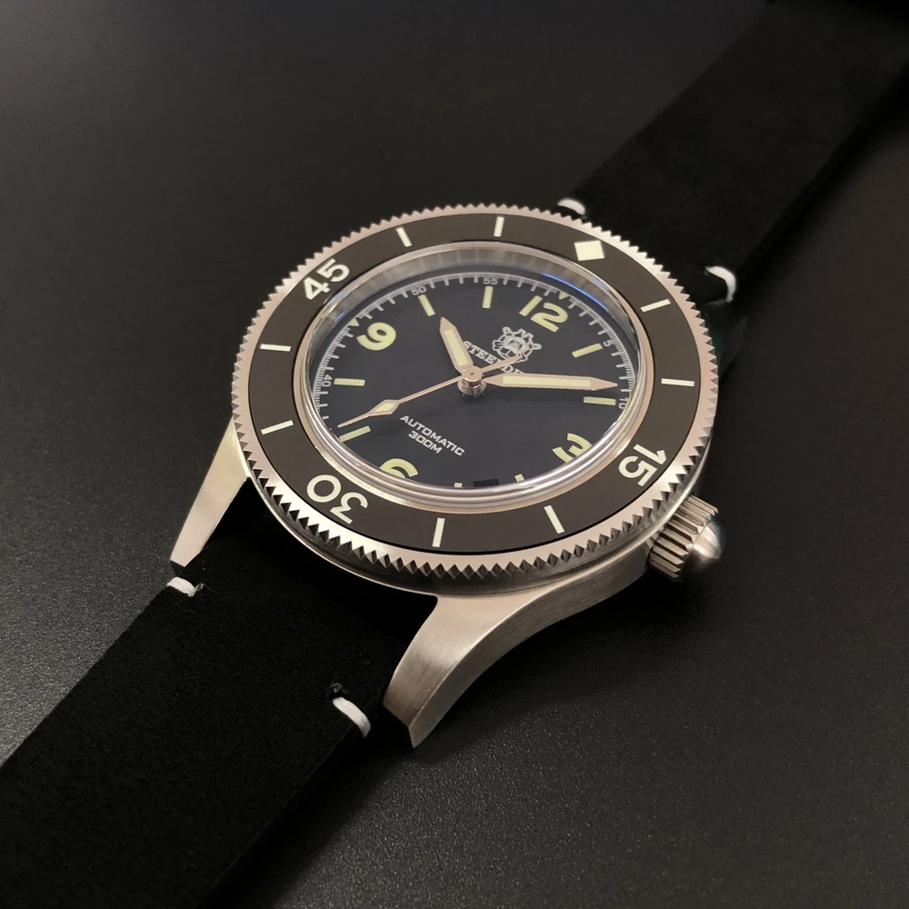 

STEELDIVE SD1952 NH35 Mechanical Dive Watch Men Wrist Automatic 300M Ceramic Bezel 316L Stainless Steel Men's Mechanical Watches