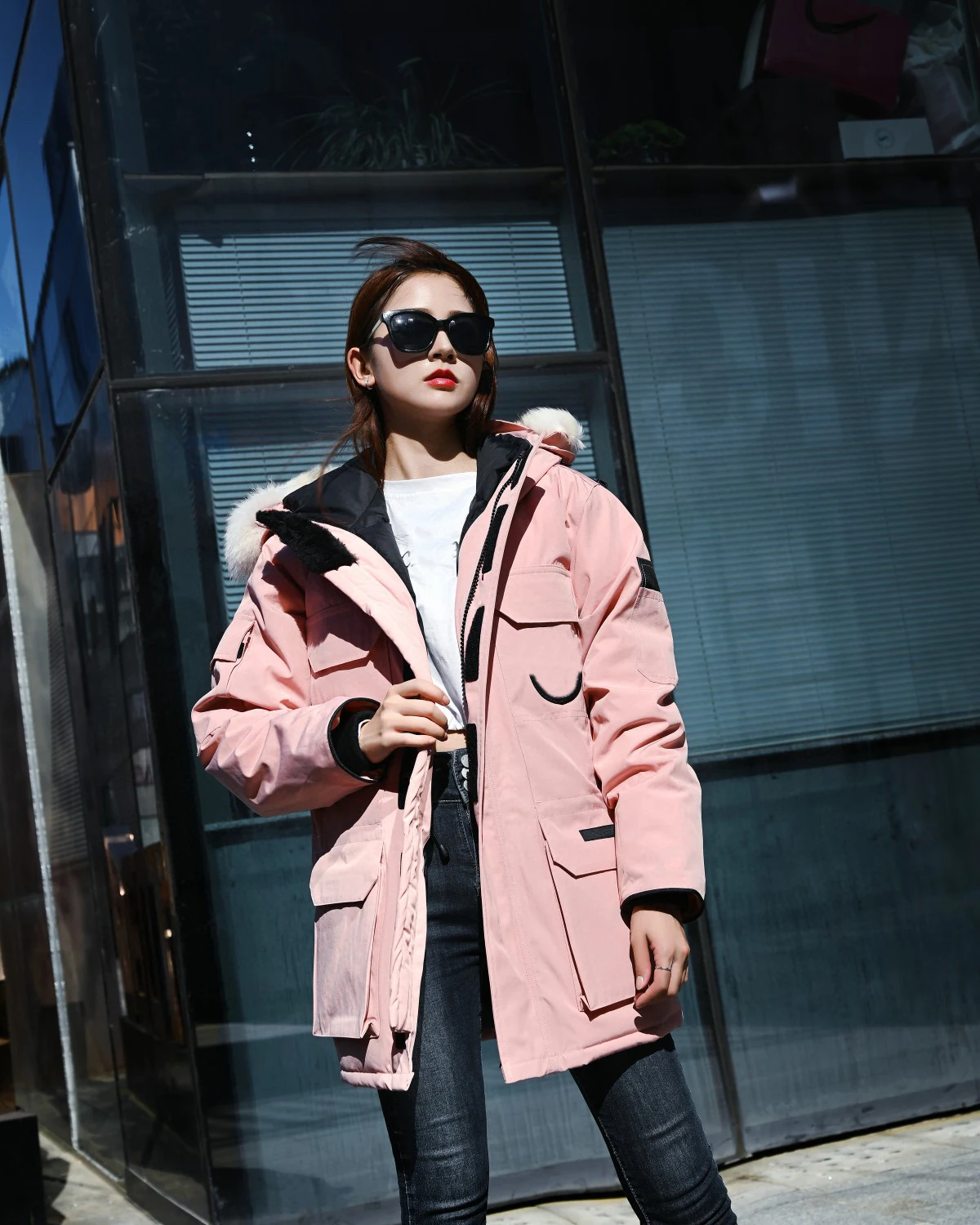 

Парка на белом утином пуху для мужчин и женщин