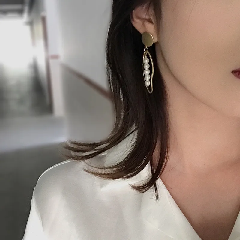 Ассиметричные серьги в Корейском стиле из матового золота металлические длинные