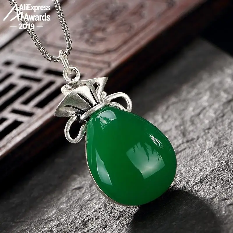 Подвеска из натурального халцедона с изумрудом | Украшения и аксессуары