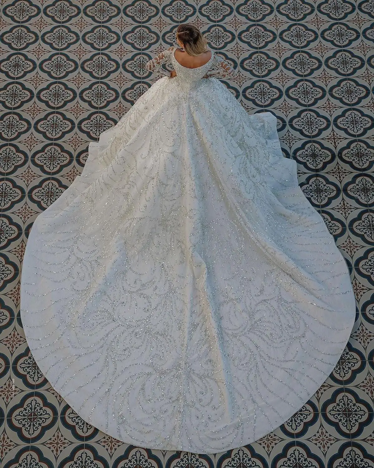 Vestidos De Novia Hot Luxurious Big Ball Wedding Dresses Crystal Beads Wedding Dresses Vestido De Noiva Mariage Bridal Gown