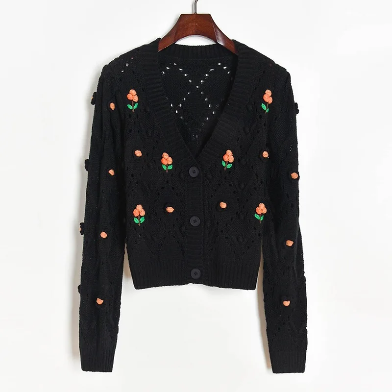 Вязаный свитер с V-образным вырезом и объемными цветами на осень/зиму |