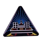 Эмалированная брошь-значок Назад в будущее