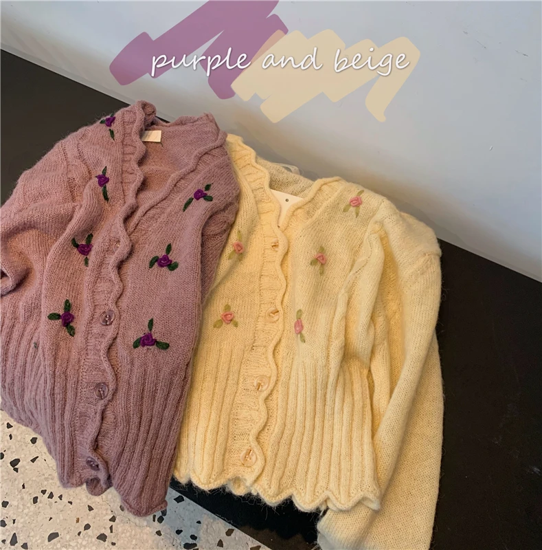 

Three-Dimensional Flowers Women Autumn Button Front Crop Knitted Top V-neck Ribbed Knit Cardigans Crop Knitted Soft Sweater