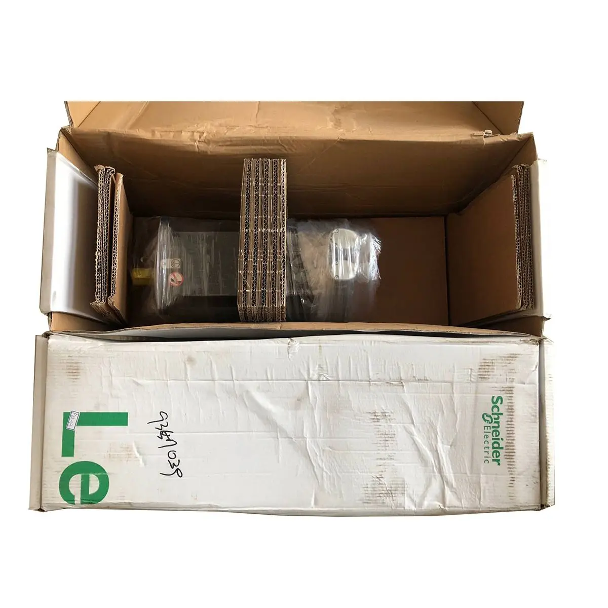 

Новый Серводвигатель в коробке BMH1403P06F2A / BMH1403P11F1A Schneider Lexium BMH