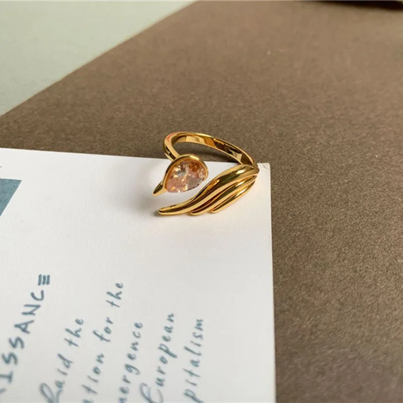 

Vintage Gold Color Feather Yellow Zircon Open Joint Ring for Women Ladies Copper Wing Finger Rings Trendy Jewelry Anillos