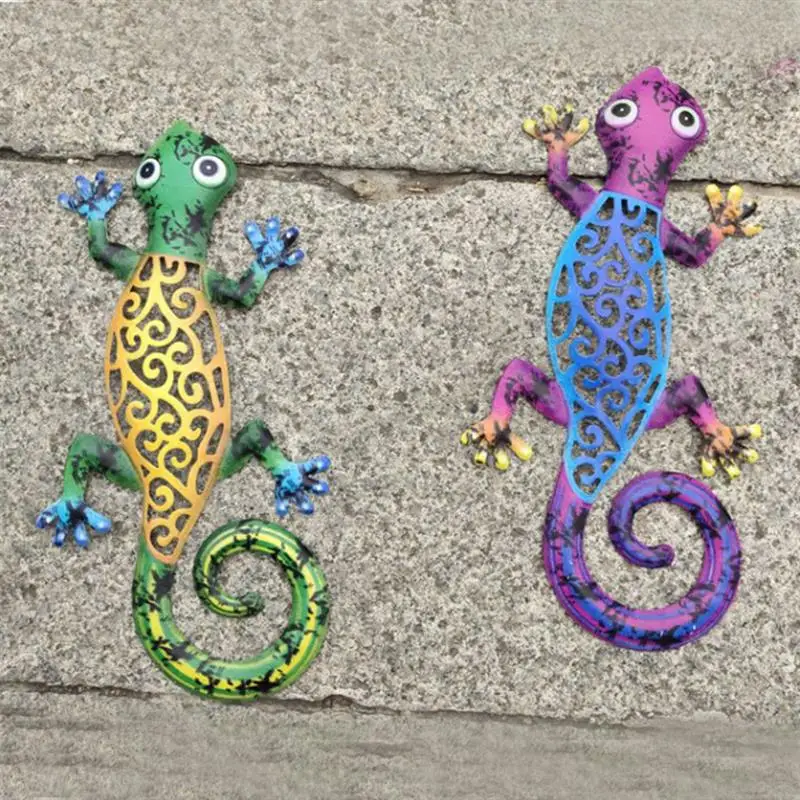 

Iron Art Gecko Metal Lizard Hanging Art Sculpture for Patio Wall Fence Backyard Farmhouse Outdoor Decorations Gift