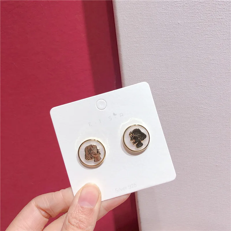 

Vintage Earring Metal Head Stud Earrings for Women Punk Jewelry Epoxy Earring Beauty Head Earring Femme Brincos