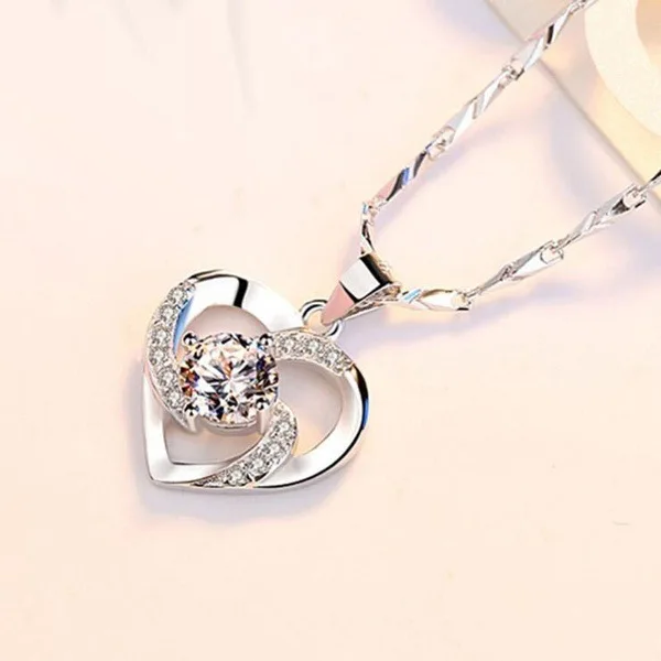 

Exquisite Simple Four Claw Crystal Heart Pendant Elegant Women Inlay Zircon Silver Color Necklace Charm Lady Engagement Jewelry