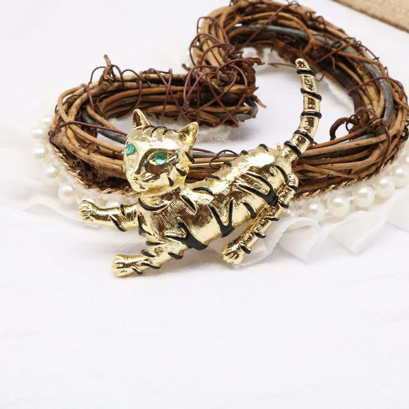 

Cute Animal Cat Alloy Brooches For Women Accessories