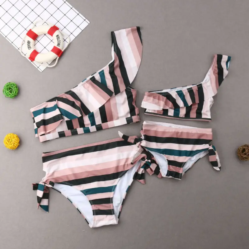 Семейные комплекты одежда для мамы папы дочки и маленьких мальчиков в полоску