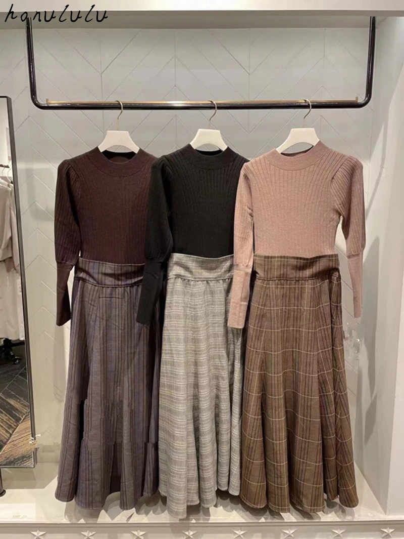 

2021 early autumn new retro-style knitted stitching plaid dress with straps on the back and waist