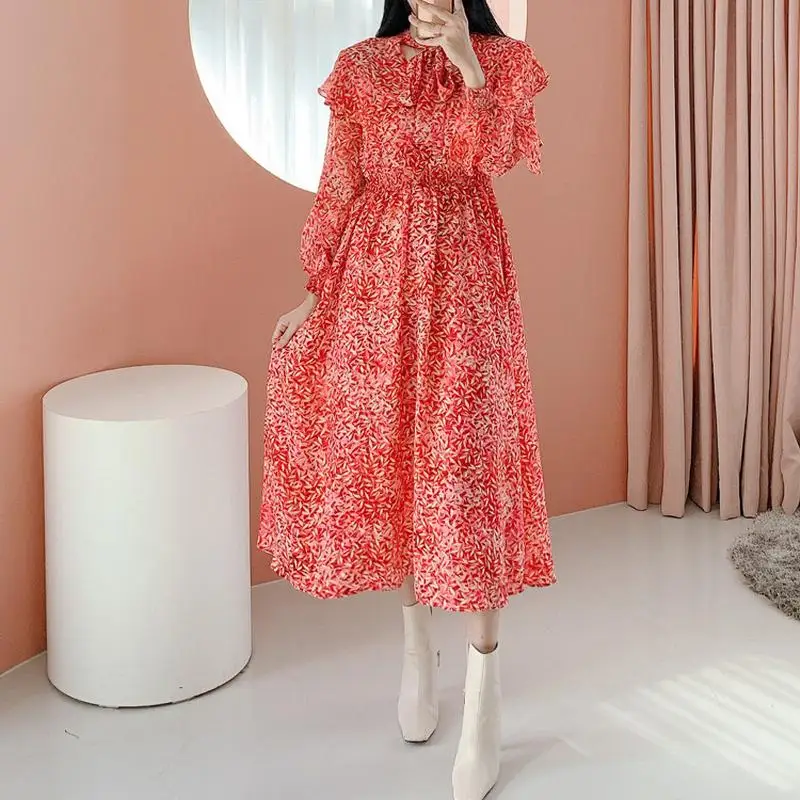 

VICONE Korean light ripe age reduction design and color is long dress