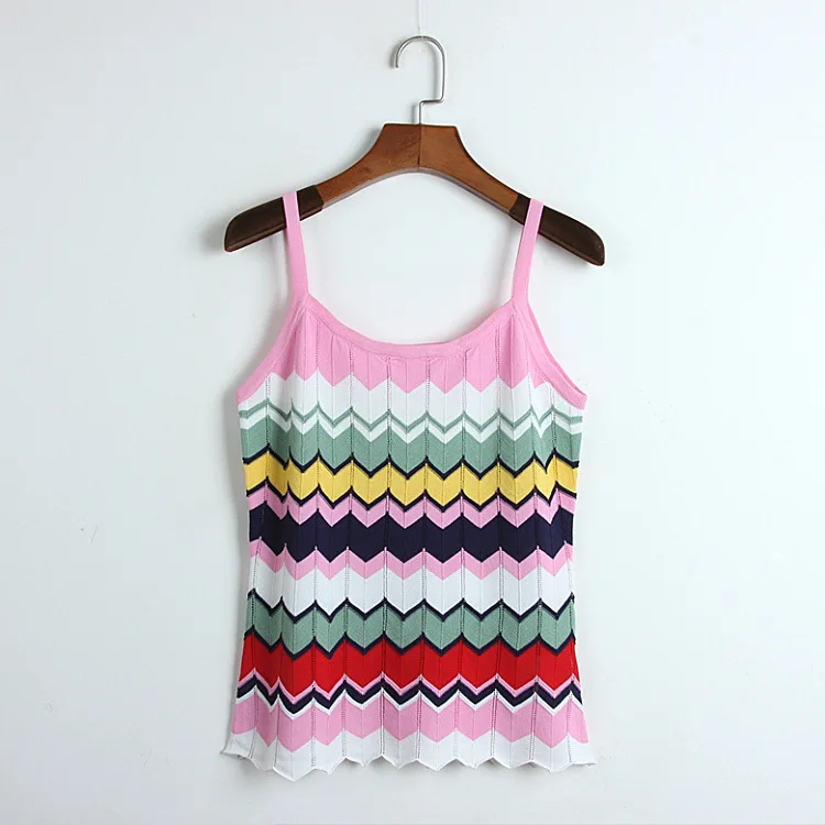 Трикотажный комплект из двух предметов топ с волнистыми полосками на тонких