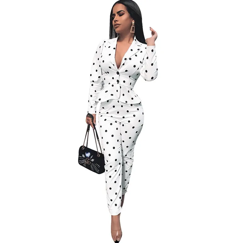 Женский офисный костюм из блейзера и брюк элегантный в горошек с отложным