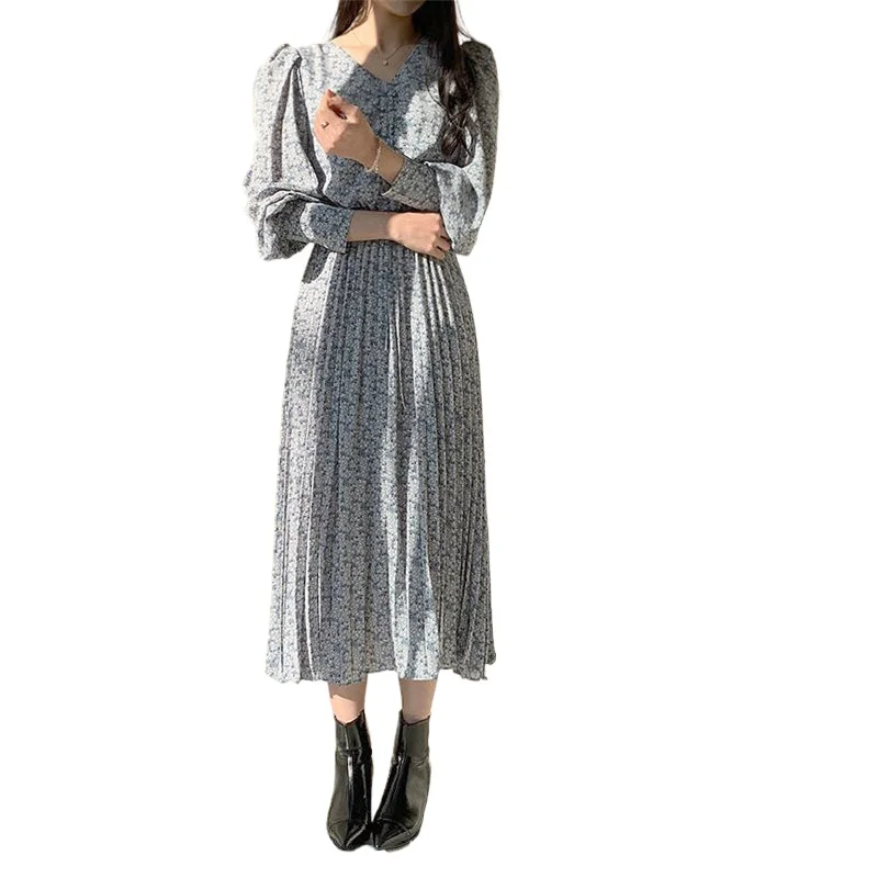 

Vintage Lantern Sleeve Ruched Women Dress V-neck Floral Print Pleated Long Sleeve Dress Female A-line Chiffon Dress Femme 2021