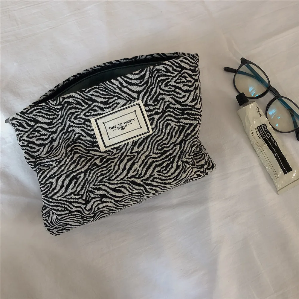 Большая женская сумка для макияжа с леопардовым принтом косметическая парусина